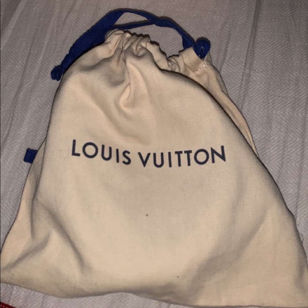 Louis Vuitton Belt - Picture 2 of 3